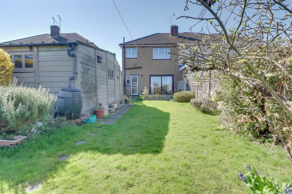 9 KINGLEY CLOSE-13.jpg