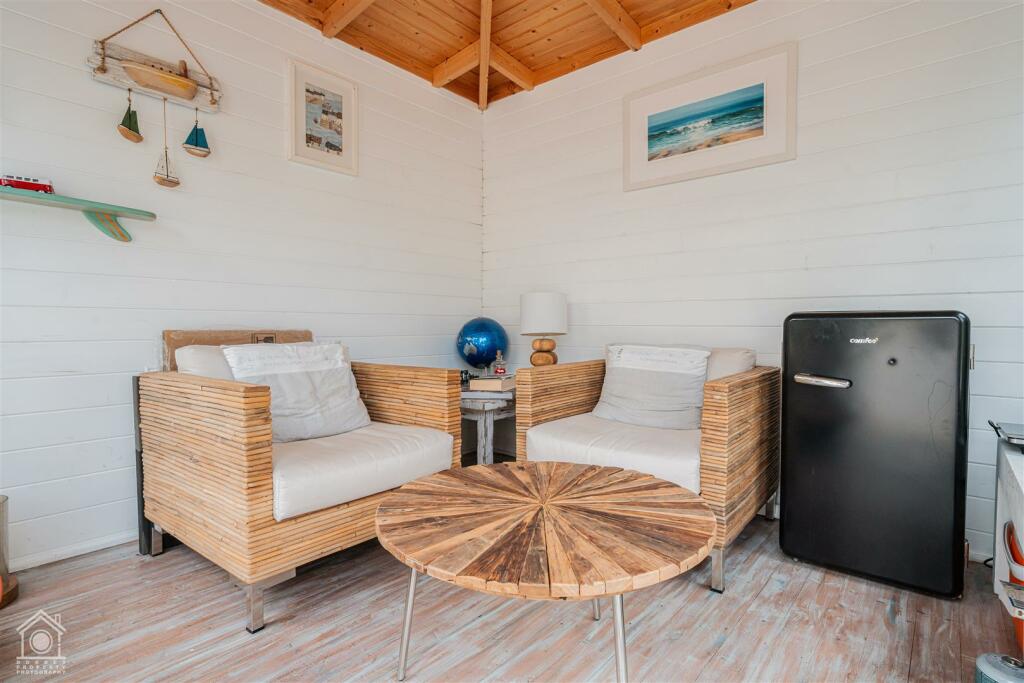 7 Ariel Close-15.jpg