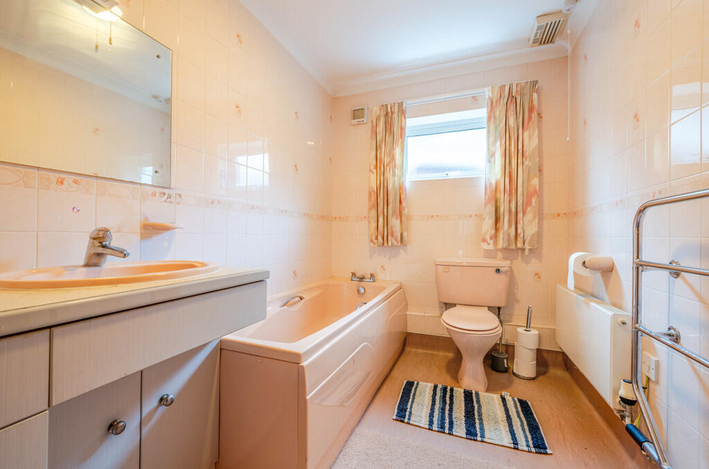 1370701-13-68f605...