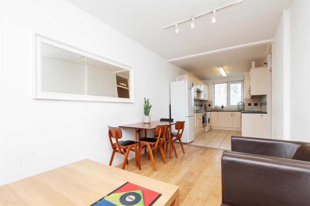 Open Plan Reception/Kitchen Area