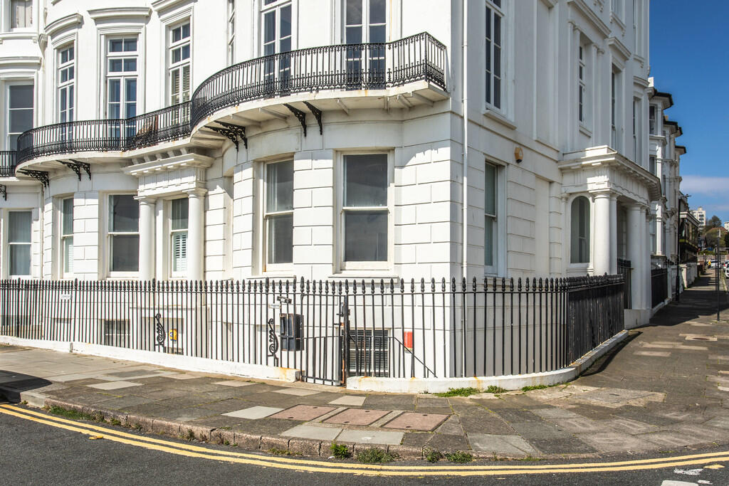 7, 5-6 Clarendon ...