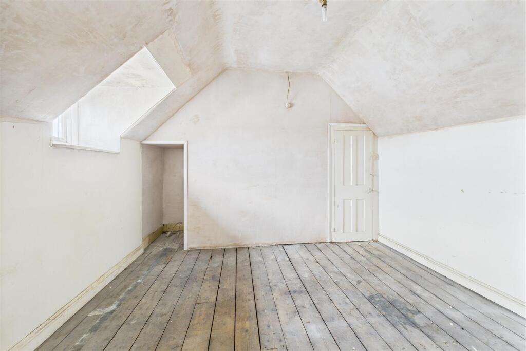 13 Wellington Avenue Montpelier, Bristol BS6 5HP |