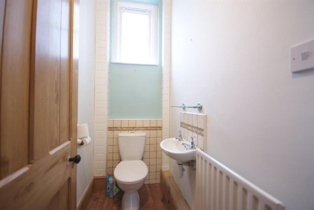 Flat 4 - WC