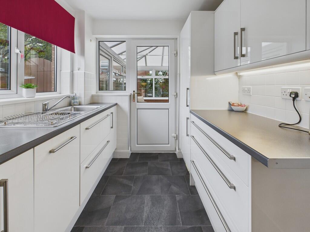 CAM04273G0-PR0194...