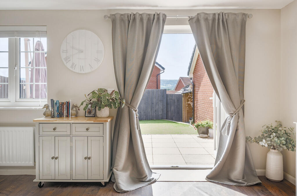 1315837-20-685e65...