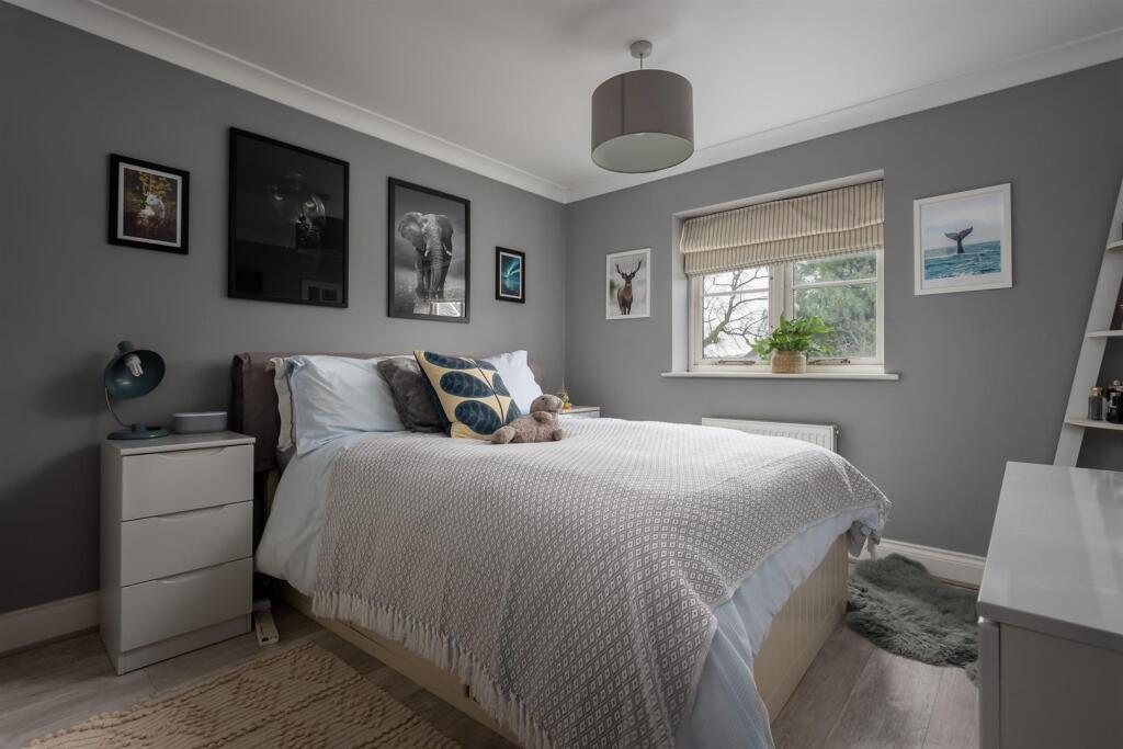 55 - 1 Holm Oaks - GL7 2RQ - Web.jpg