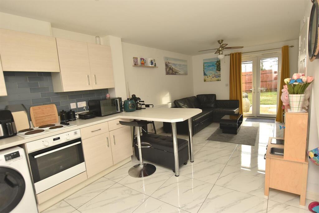 Kitchen/Family Living Room