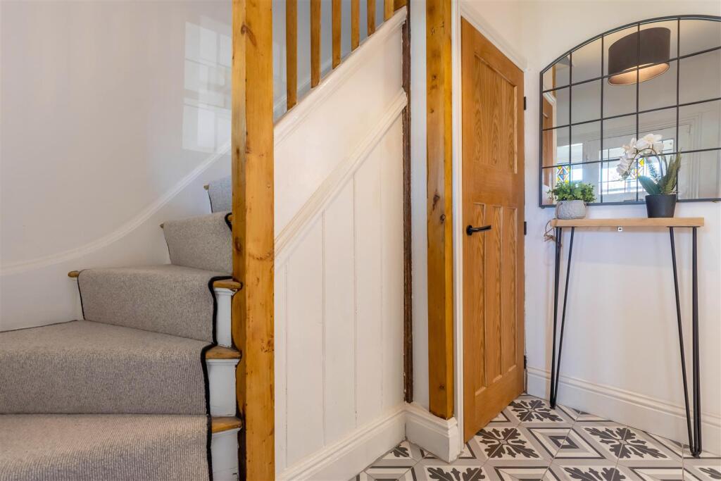 44 Raddlebarn Road 1