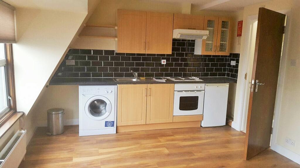 Seven Sisters Road, Finsbury Park, N4