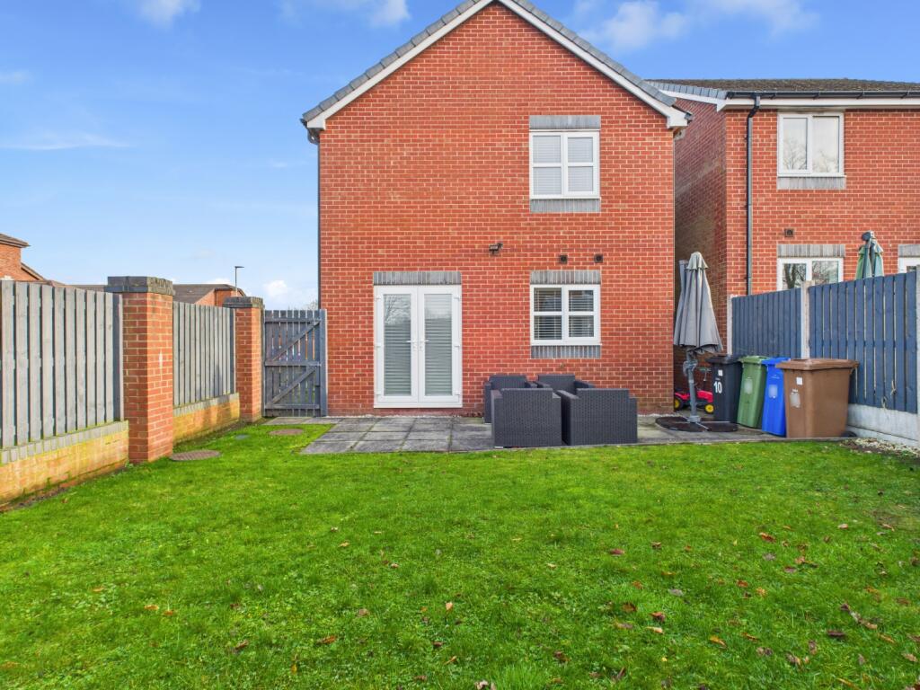 CAM03729G0-PR0193-STILL031