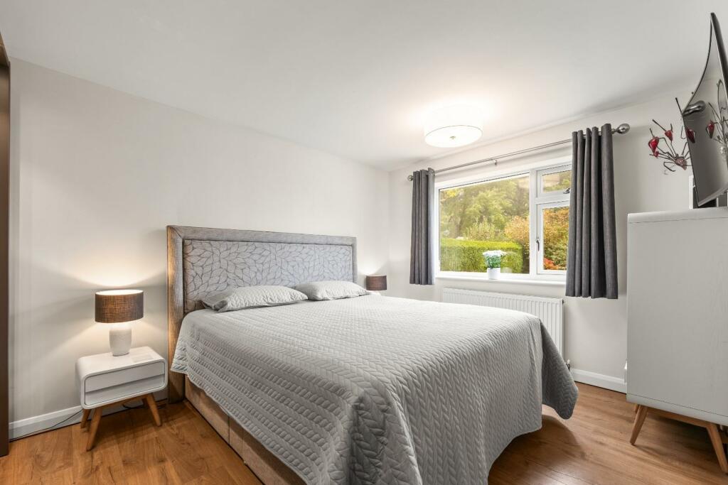 BED 3 01.jpg