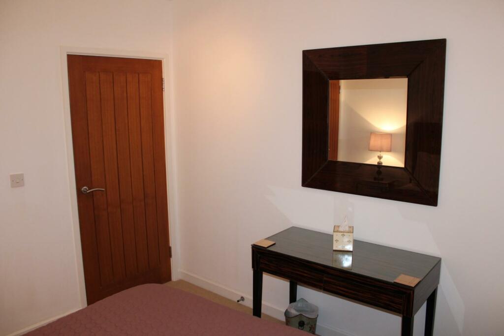 bedroom 4.JPG