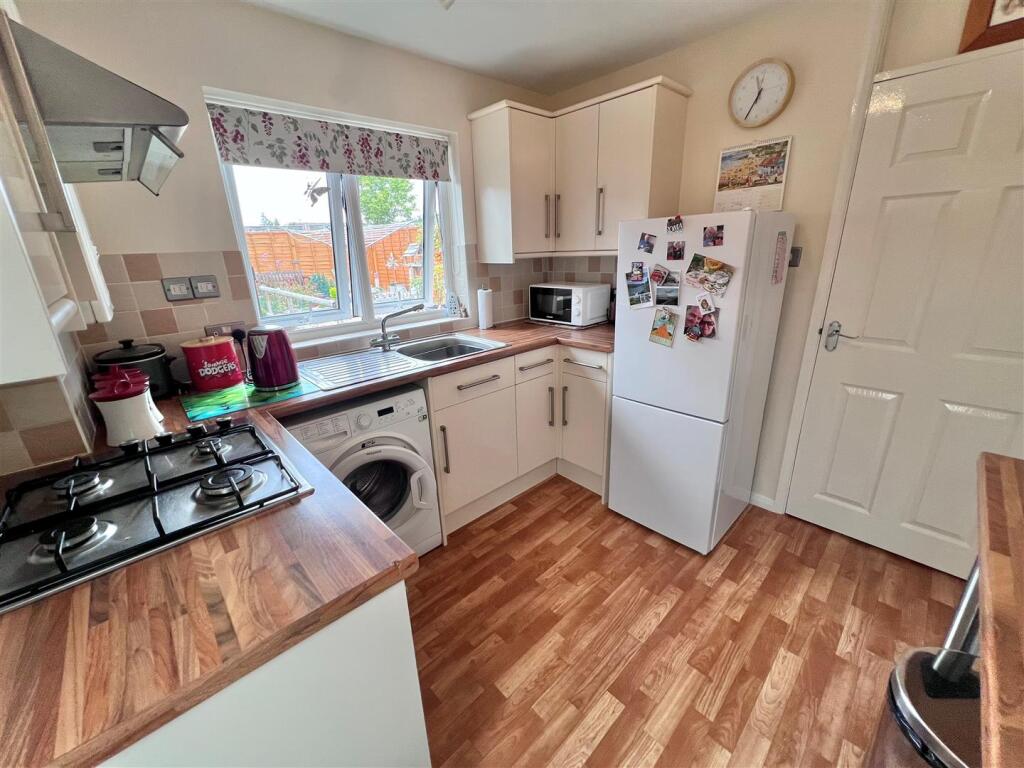 Kitchen 1.jpg