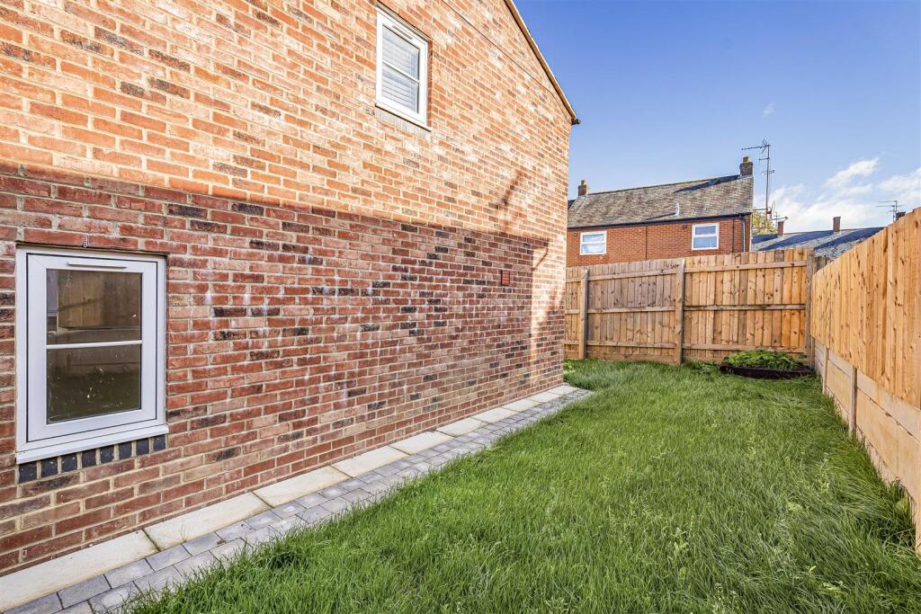 7C Warwick Street