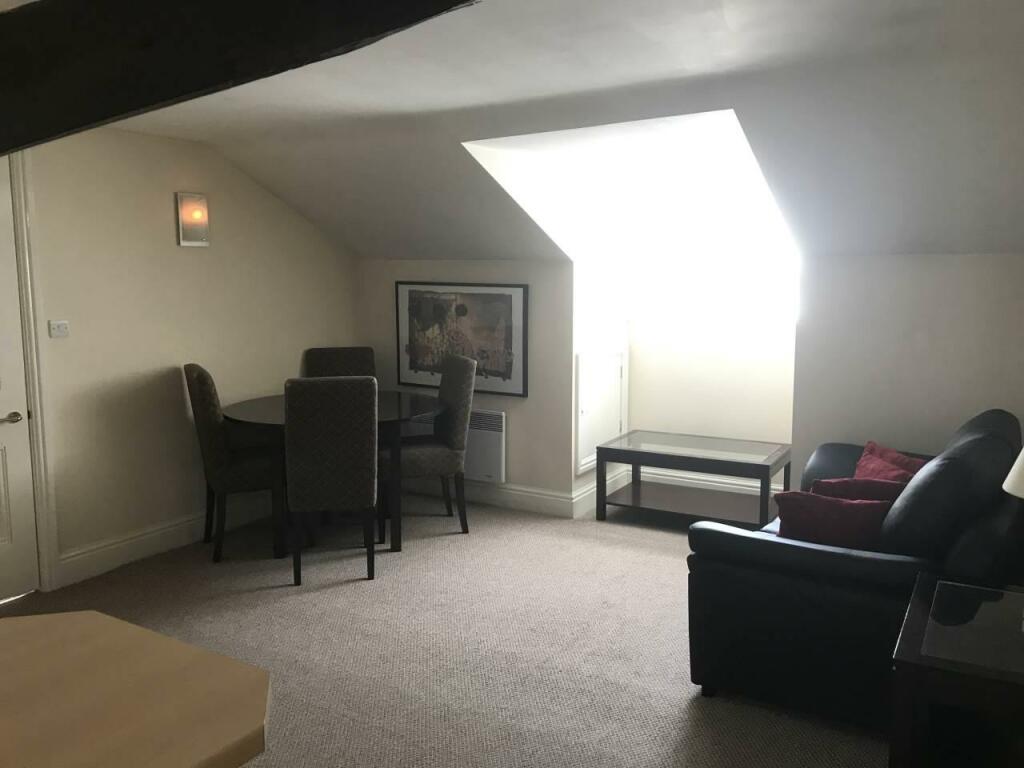 Lounge.JPG