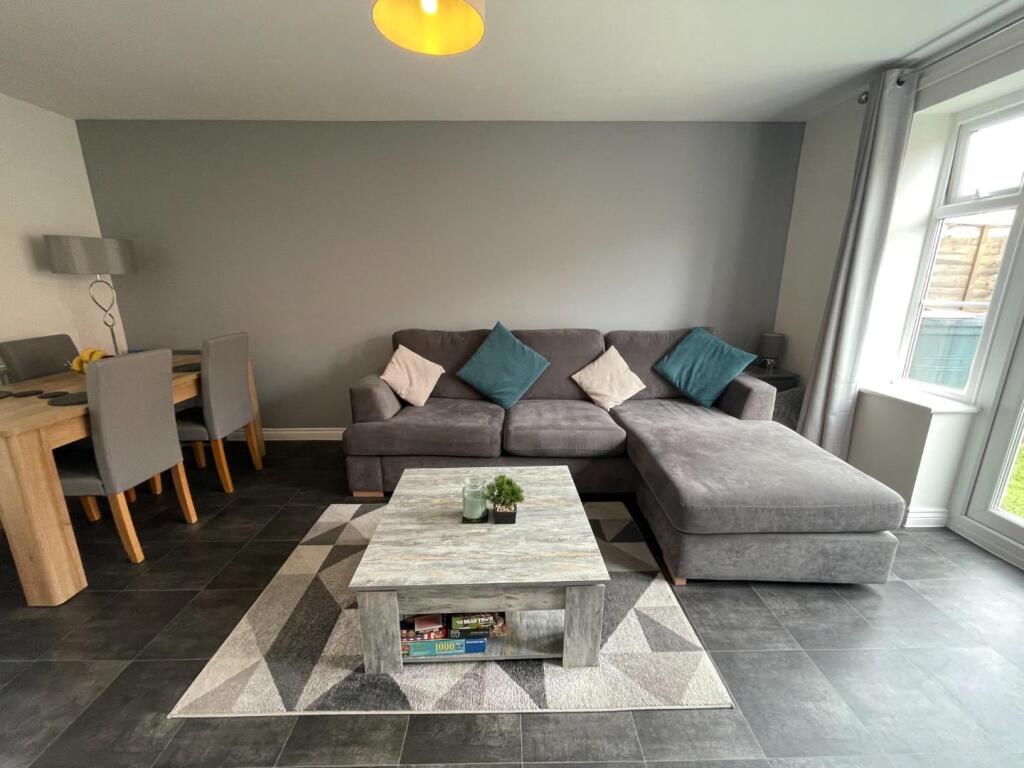 Lounge:Diner Two.JPG