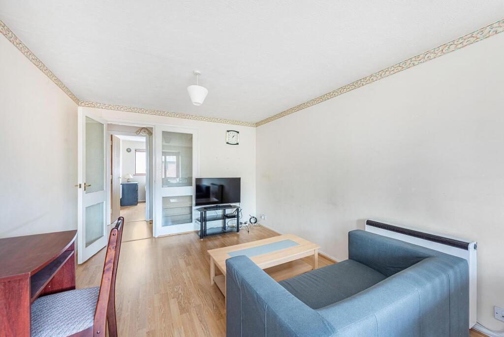 16969_rentmyhome__122_cotton_avenue_10_lo.jpg