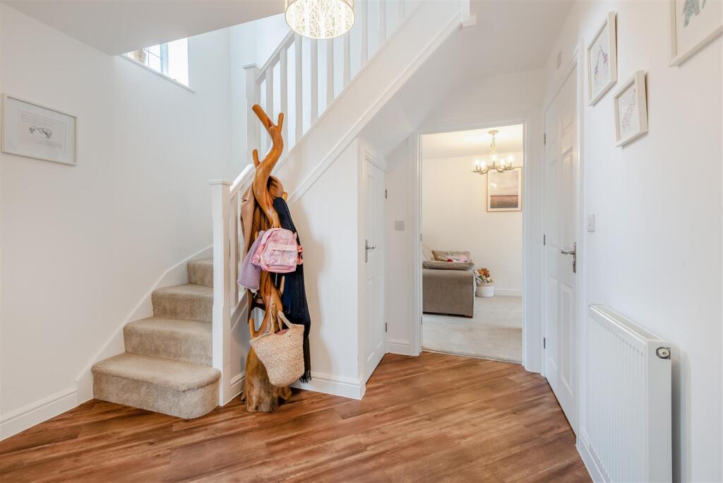 8571922-interior19.jpg