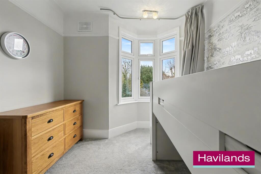 Wolves Lane N13 6DR-21.jpg