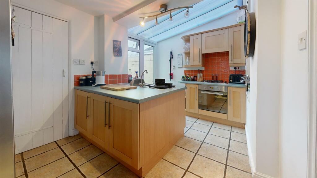 30-Gallwey-Road-Kitchen 1.jpg