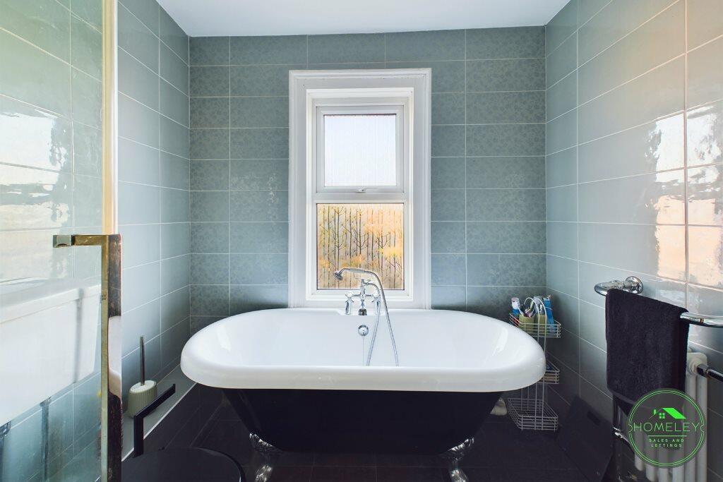 23 Bathroom 3