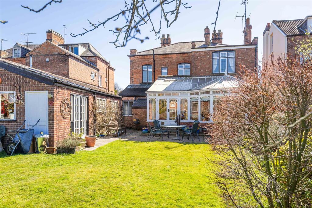 Northcote House, 45, Bingham Road Radcliffe-On-Tre