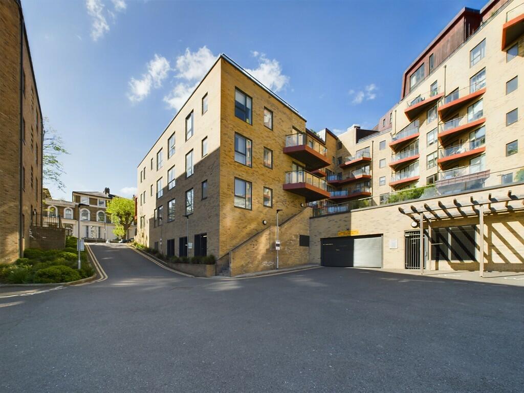 CAM02337G0-PR0168...