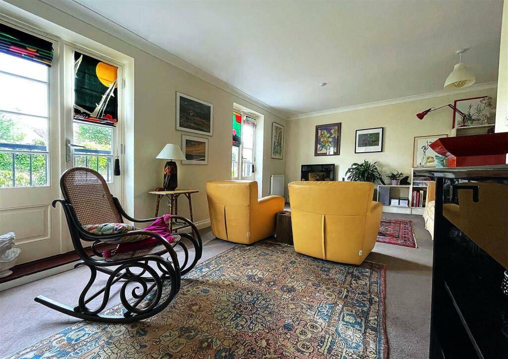 living room 4.jpg