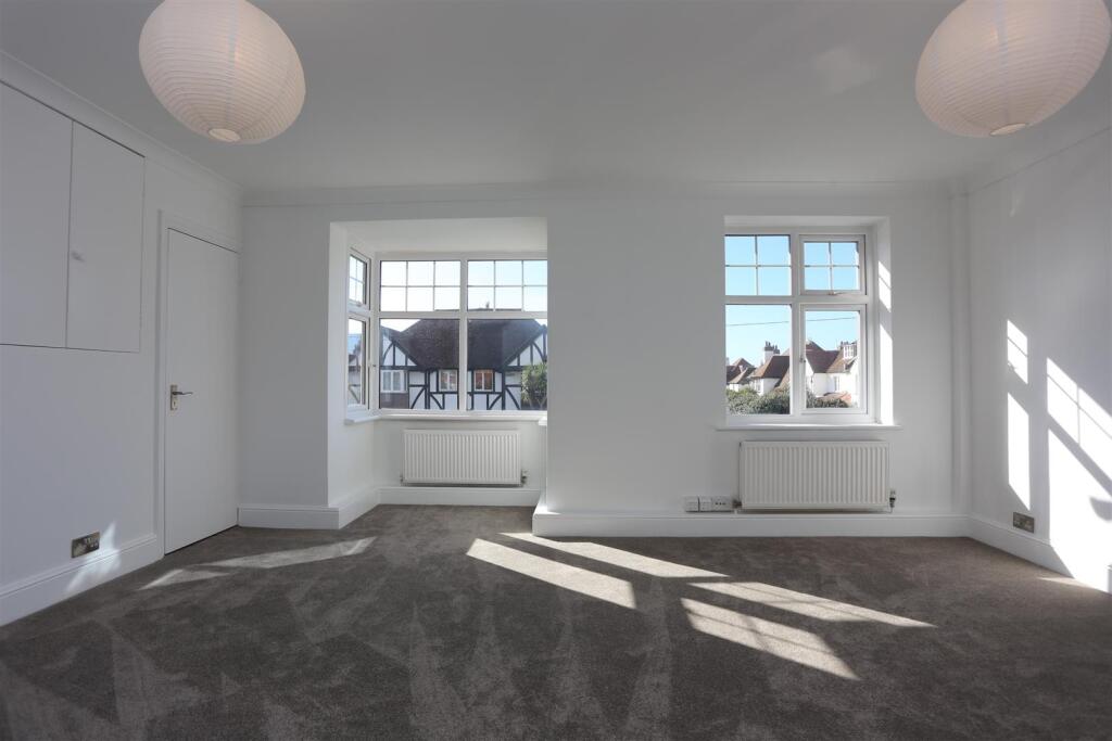 2, 5 Princes Ave (3).JPG