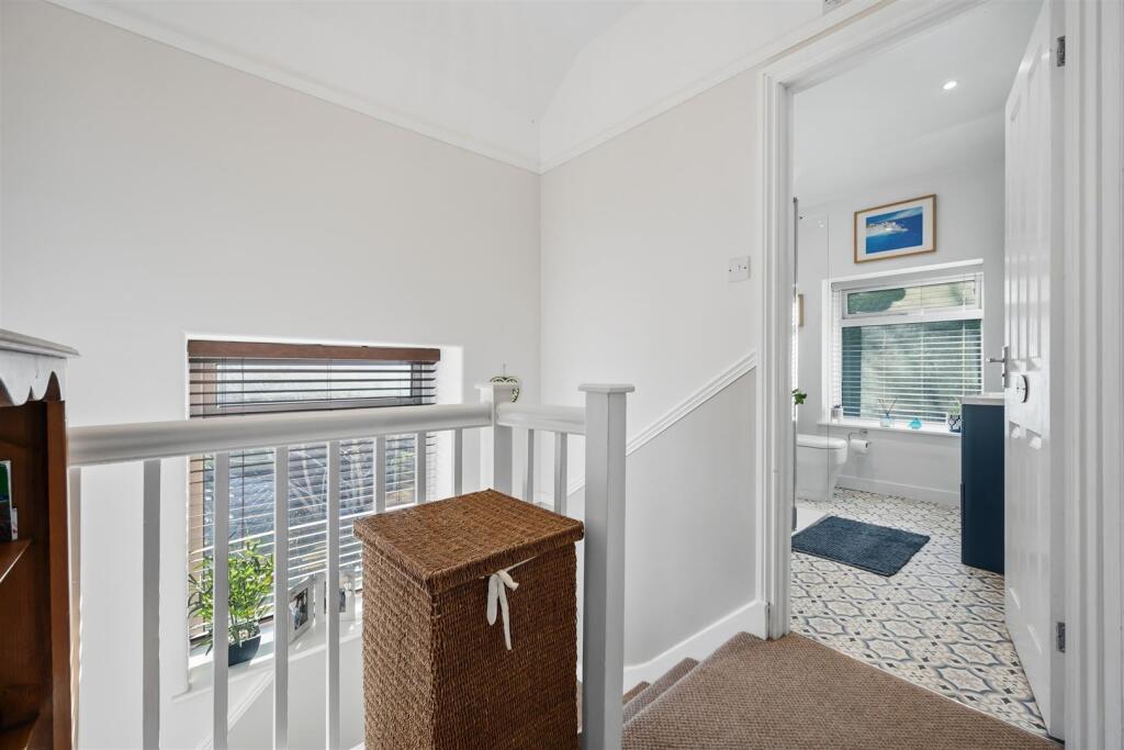 Saxton Mee 3 Undercliffe 0012.jpg