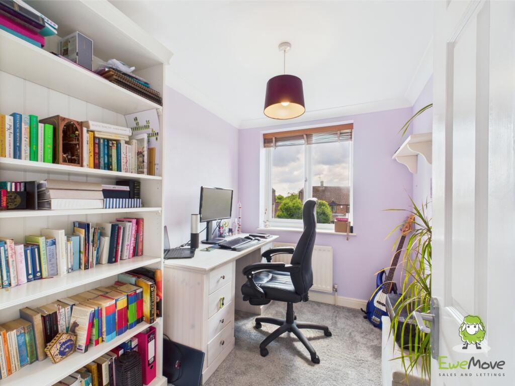 EweMove Estate Agents Basingstoke - Chaldon Green