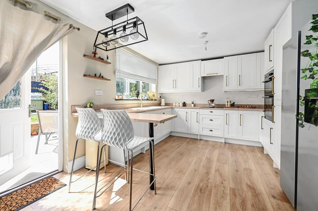Living/Kitchen Area