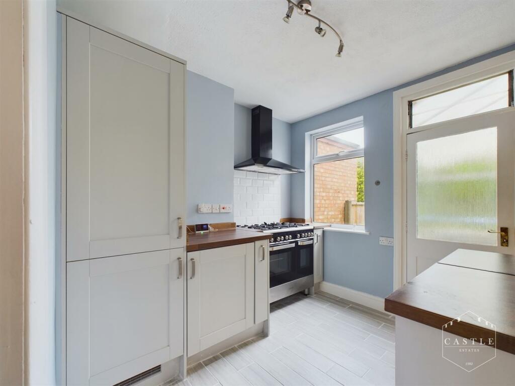 L-Shaped Kitchen
