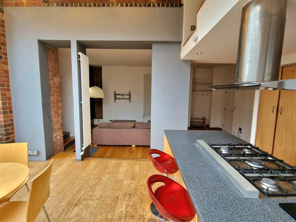 Kitchen/Lounge