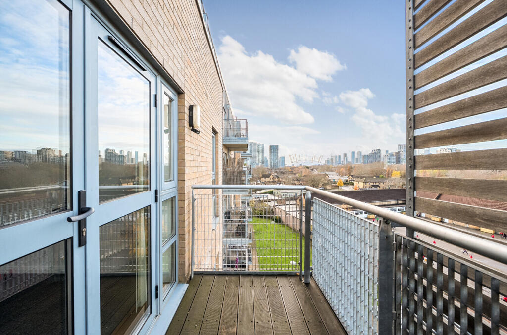 1388085-17-6935f0...