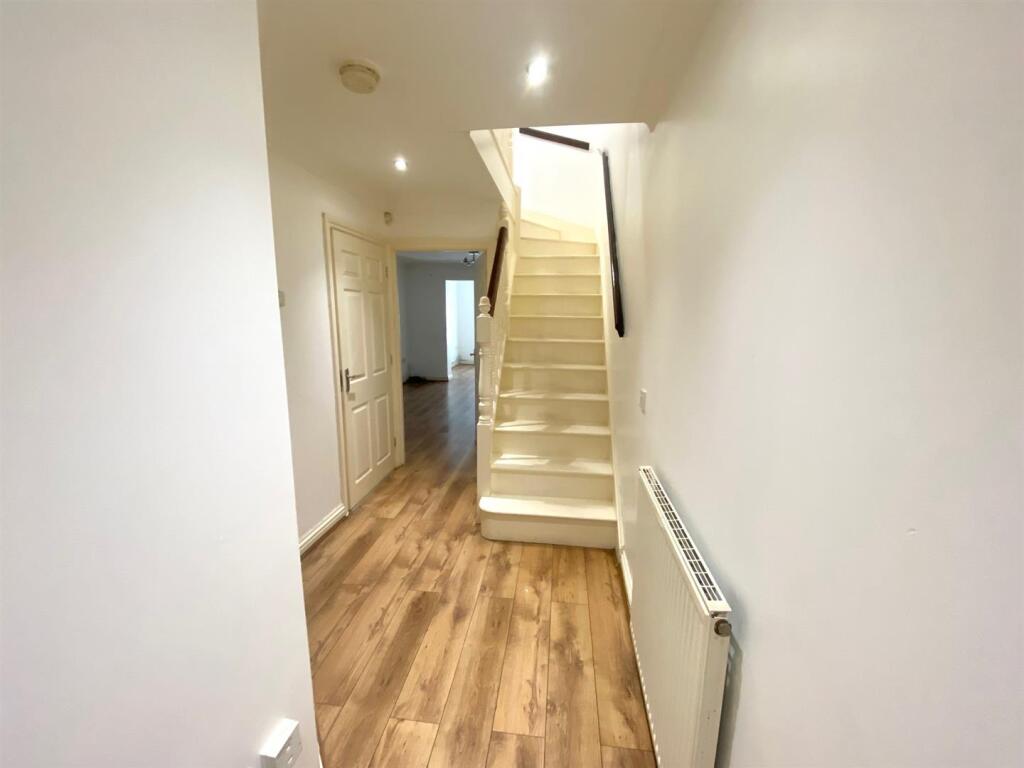 Hallway.jpg