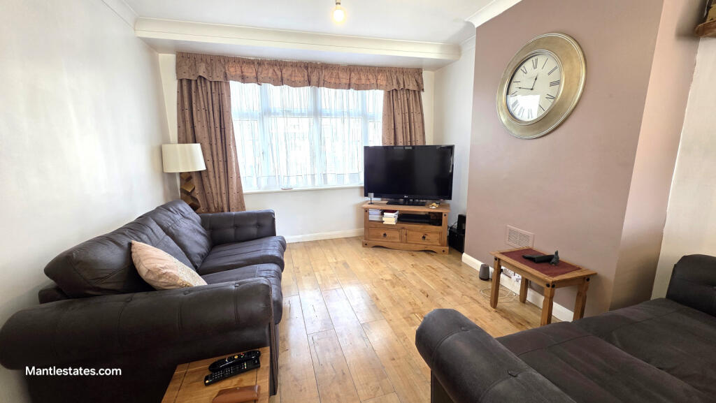 LOUNGE AREA
