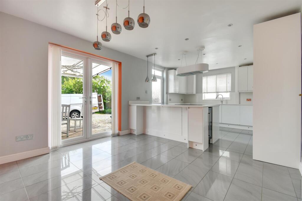 Kitchen diner