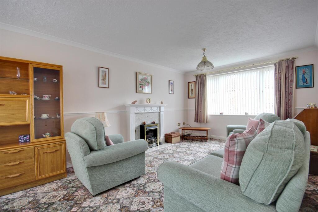 Davids Close (5).jpg