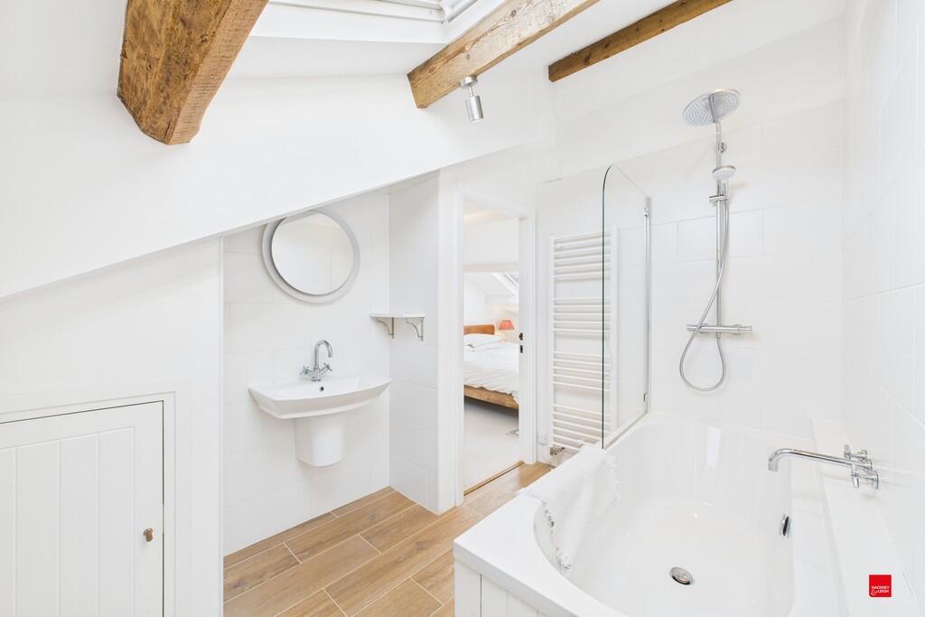 Master Ensuite