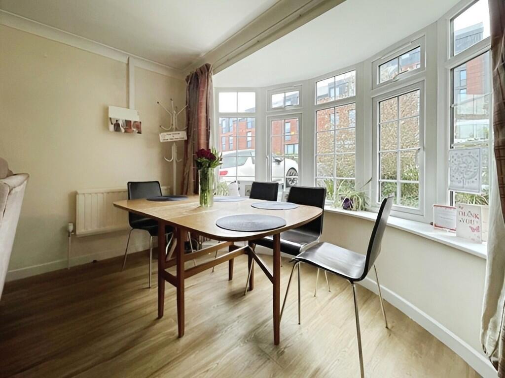 e5d84470-Dining 2...