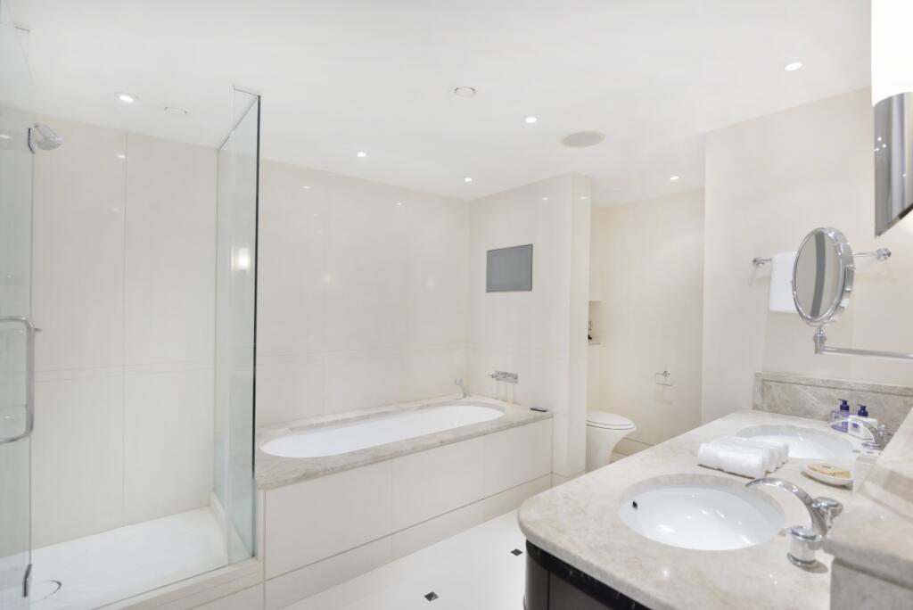 805-THE-KNIGHTSBR...