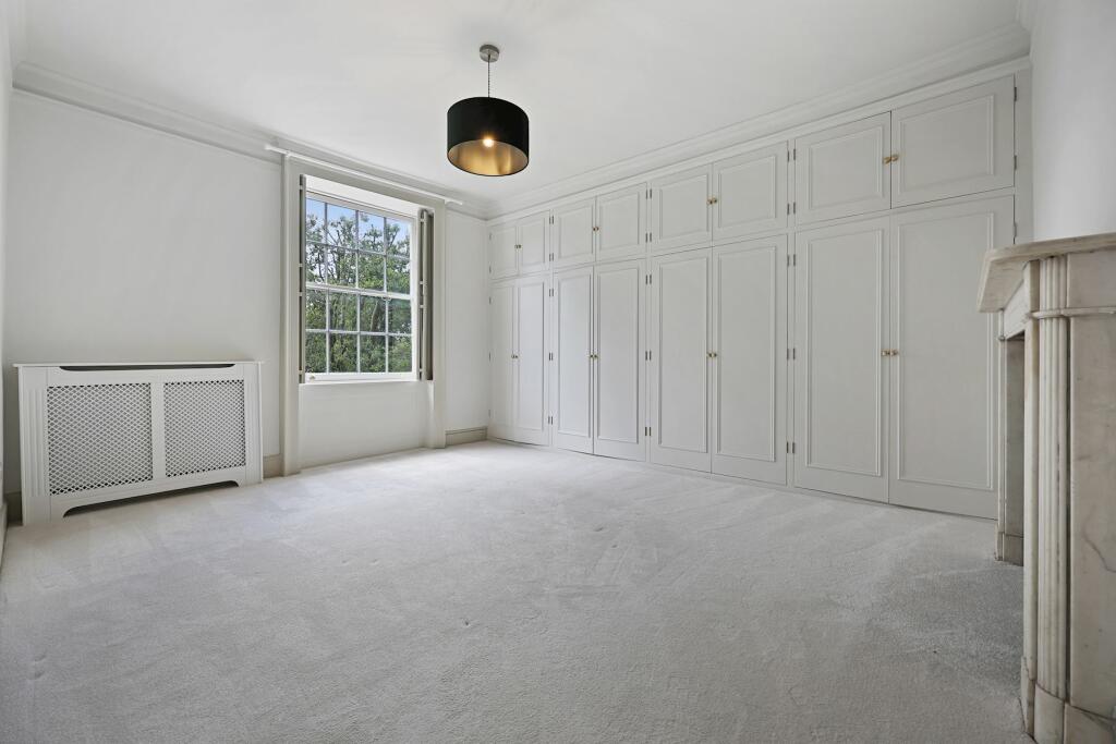 02-719780229 VM FLAT 3 OLD FROGNAL COURT NW3 7D...