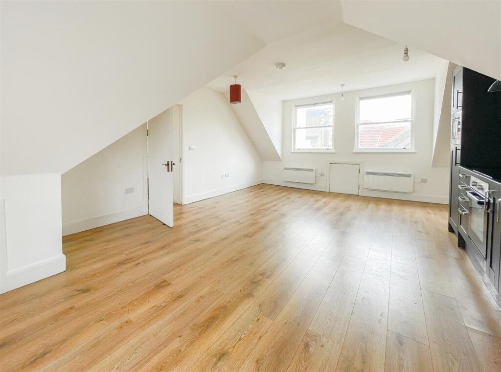 Living Room / Kitchen