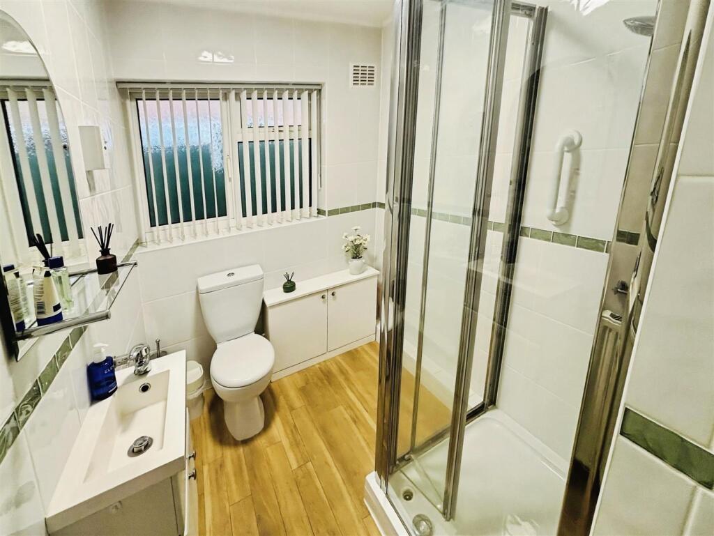 Bathroom .jpg