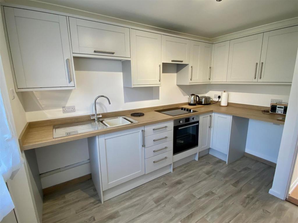 21 Higherwell Close Kitchen