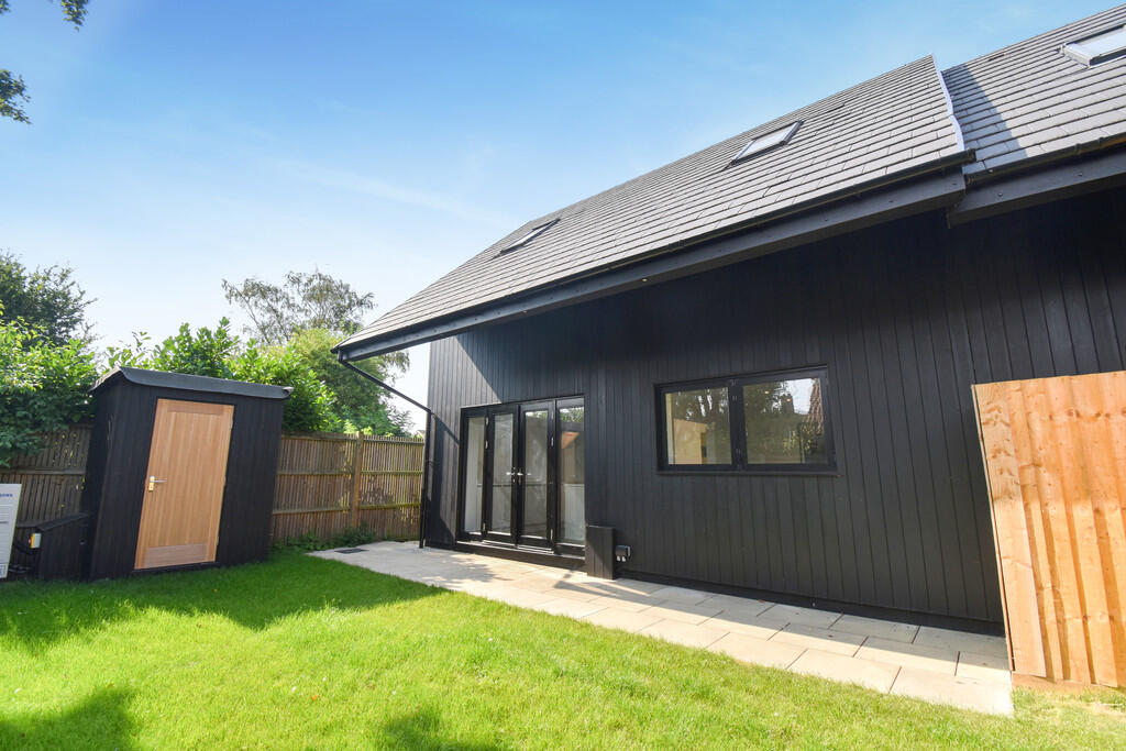 872352_2024080904...