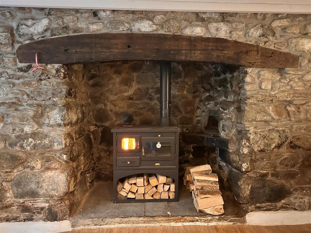 Inglenook with stove.jpg