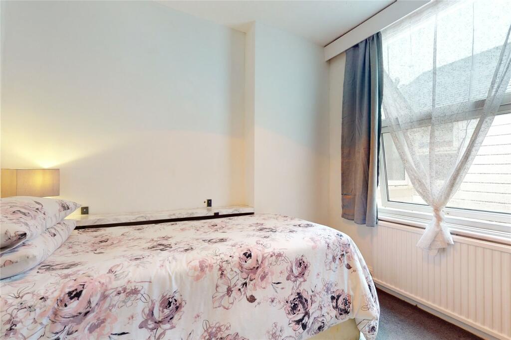 Ff - Bedroom