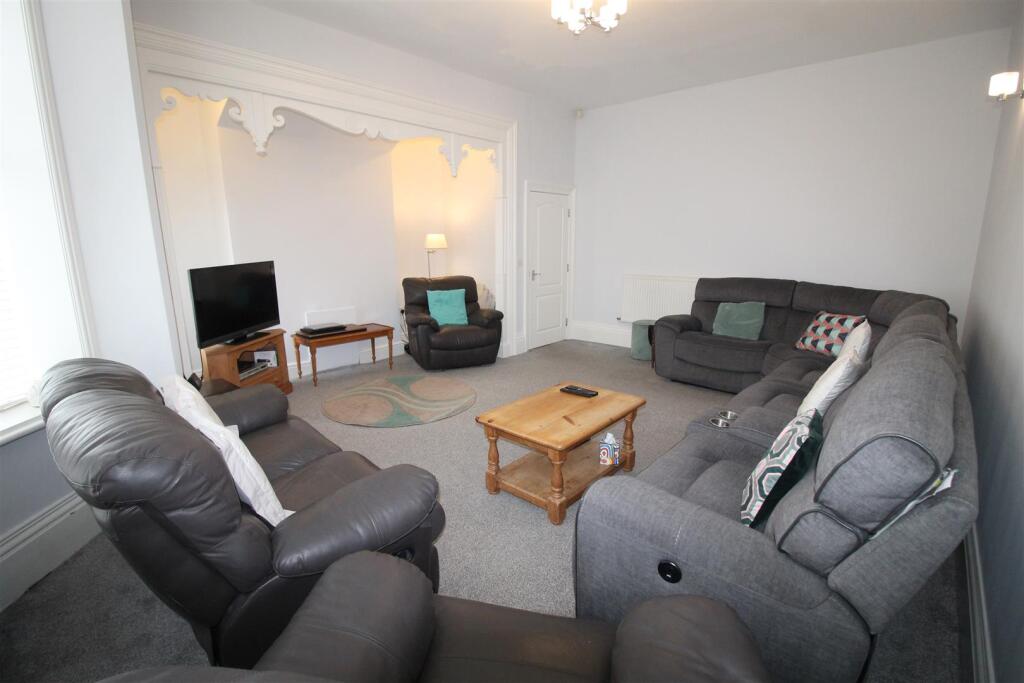 Lake Road, Lounge 1.JPG